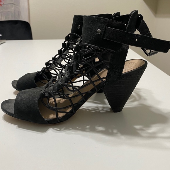 Beautiful sandals - Picture 3 of 3